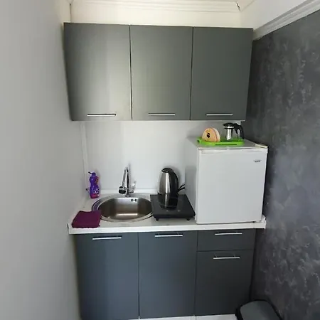 Cozzy Apartment Near The Aiport Podgorica Mitrovici  Exterior photo