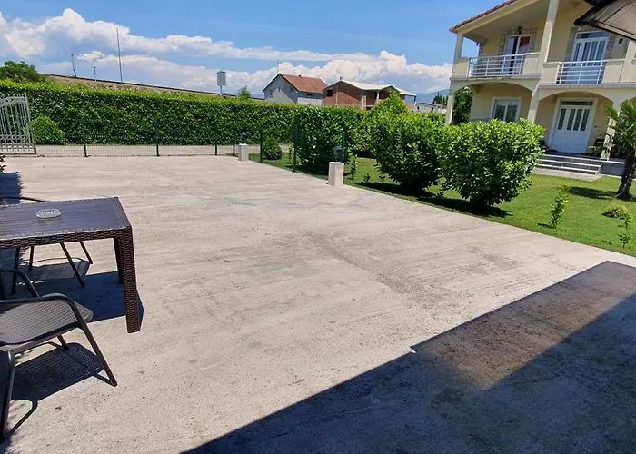 Cozzy Apartment Near The Aiport Podgorica